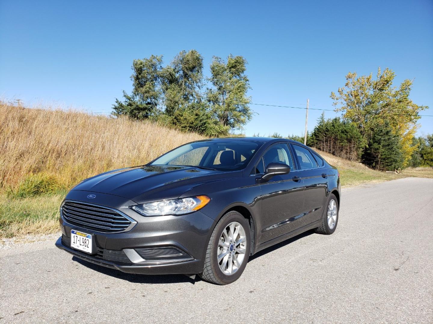 2017 Gray Ford Fusion SE (3FA6P0HD2HR) , located at 205 W Nobes Rd, York, NE, 68467, (402) 362-5933, 40.857784, -97.594452 - This vehicle was previously a part of our rental fleet where it was regularly serviced and detailed. This vehicle does have hail damage. - Photo#0